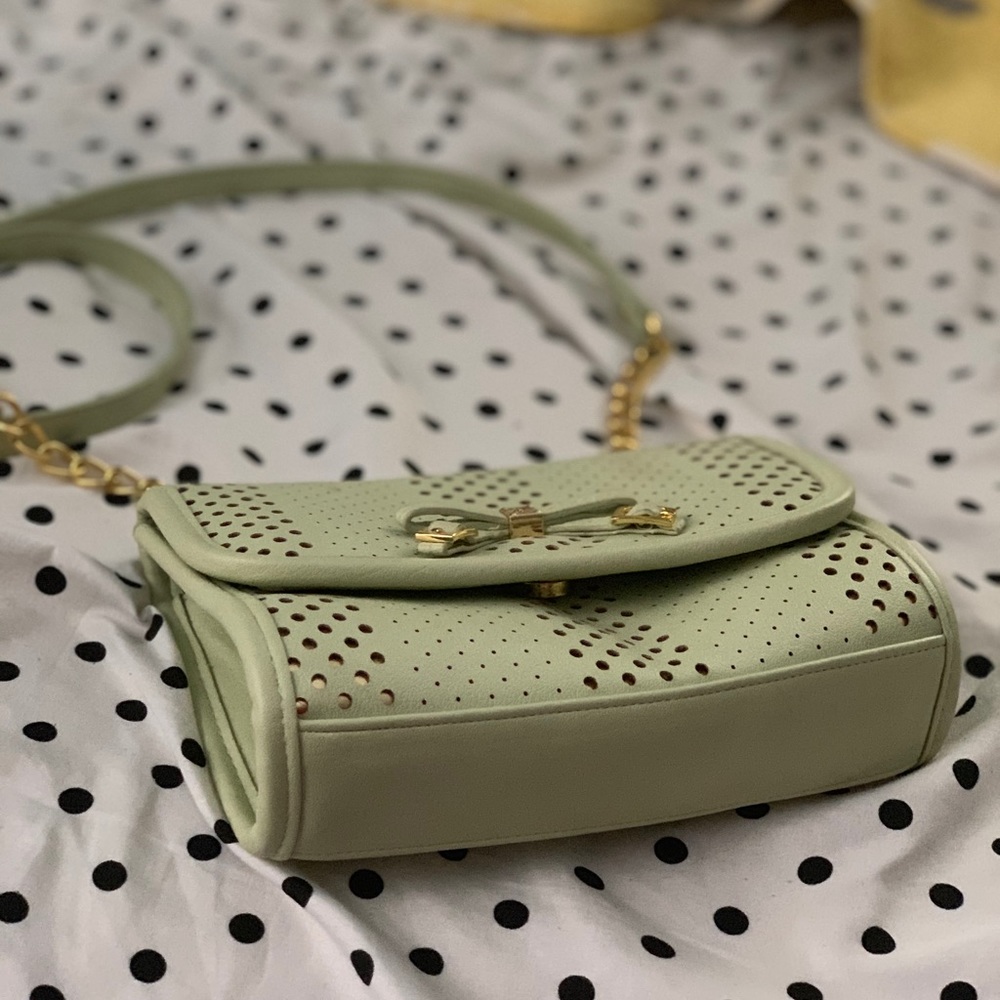 BRAND NEW jessica simpson green bag